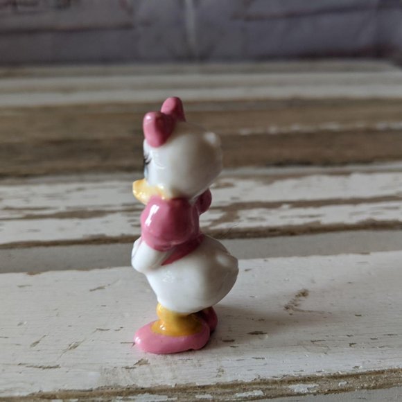 Disney Daisy duck figurine ceramic - Picture 3 of 7